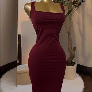 Elegant Burgundy Sleeveless Dress
